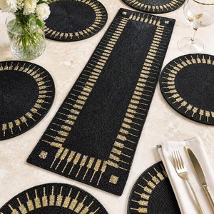 Ensemble de chemins de table brodés noir et or avec motif géométrique pour une décoration de table luxueuse à la maison - Product Image 1