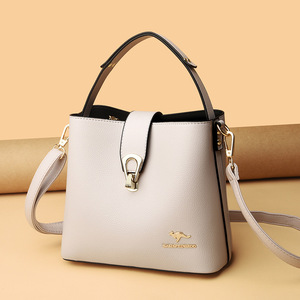 Bolso de mano y hombro para mujer con asa de rejilla, liso, elegante, de verano, con solapa y cierre de broche, estilo casual cruzado - Product Image 6