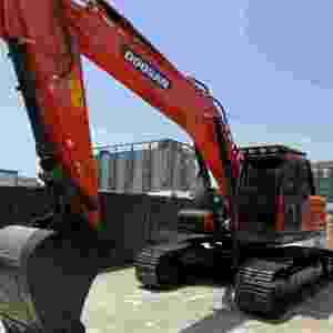 Encuentra Iconos Similares: Excavadora de Cadenas DOOSAN DX225 DX220 Nueva a la Venta - Product Image 6