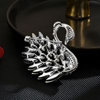 Broche Classique XILIANGFEIZI en Cristal Bleu et Rouge en Forme de Cygne, Accessoire Élégant et Stylé pour Manteau d'Hiver