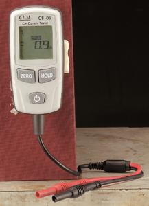 Testeur de courant industriel CEM CF-06/08 avec affichage à 3 chiffres, précision de 2%, mesure de courant CC/CA de 0 à 80A - Product Image 4