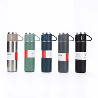 Taza termo al vacío de acero inoxidable 304 al por mayor con bolsa de mano portátil y caja de regalo conjunto Logotipo de impresión características de uso del agua
