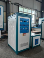 Un dispositif de chauffage par induction avec une puissance de 120kw et une fréquence s'étendant de 15 à 30khz. Il est certifié CE et ISO