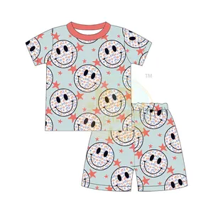 Toptan moda yürüyor özel 2 parça kıyafet kısa kollu karikatür at yıldız gülen T Shirt şort çocuklar yaz giyim seti