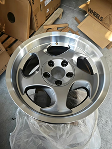 Cerchi in Lega a 5 Razze Argento Metallizzato Lucido 5x120 da 20 Pollici per BMW Serie 5 G30, Serie 7 G11, X5 G05 - Set Lusso Leggero per Carrozzeria Larga - Product Image 3