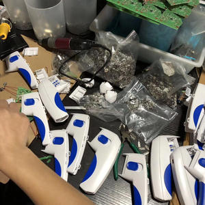 पिस्सू और कृमि हटाने के लिए पर्यावरण के अनुकूल प्लास्टिक का रस हटाने वाले कुत्ते और बिल्ली कंघी ब्रश - Product Image 1