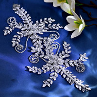 Robe de soirée de mariée élégante et luxueuse pour femmes, ornée de strass 3D faits à la main, idéale pour les banquets et les soirées dansantes