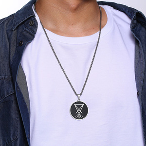 Collar con Colgante Redondo con Sello de Lucifer Personalizado para Hombre, Medalla de Acero Inoxidable Grabable, Símbolo Oculto, Joyería Gótica Oscura - Product Image 3