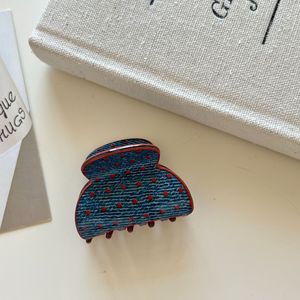 Pince à cheveux vintage tendance en acrylique et denim, couleur unie, pour le bain, style pince à griffes, support de cheveux en jean bleu - Product Image 4