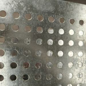 Láminas Perforadas de Acero Inoxidable de Grado Industrial para Aplicaciones de Taller de Trabajo Pesado, Resistentes, Confiables y Resistentes al Fuego - Product Image 5