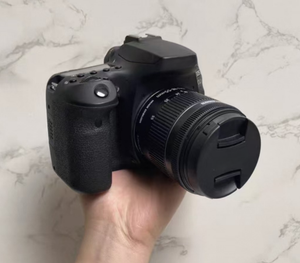 Appareil photo numérique haute performance 33MP, appareil photo reflex moyen format 90D, kit avec objectif 18-55mm - Product Image 1