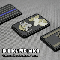 Badge carré personnalisé en caoutchouc et silicone, avec logo 3D animalier, motif dessin animé, à fixation Velcro, thermocollant et imperméable