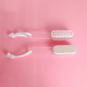 Cepillo de Baño Multifuncional de PS con Mango Largo de 16 cm, con Cerdas de un Lado y Piedra Pómez del Otro, Venta al por Mayor Directa de Fábrica - Product Image 1