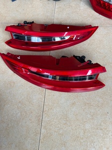 Feu arrière LED d'origine d'<span class=keywords><strong>occasion</strong></span> pour <span class=keywords><strong>Porsche</strong></span> <span class=keywords><strong>911</strong></span> 991.2 - Product Image 4