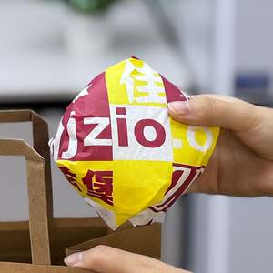 กระดาษห่อแฮมเบอร์เกอร์แบบกำหนดเองที่เป็นมิตรกับสิ่งแวดล้อม บรรจุภัณฑ์แซนวิชและเบอร์ริโต พร้อมโลโก้ ป้องกันไขมัน เกรดอาหาร สำหรับร้านเบอร์เกอร์/บริการจัดเลี้ยง - Product Image 2