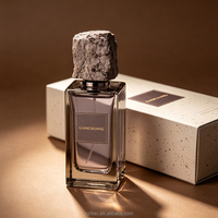 Flacon de parfum carré en verre de 50 ml de qualité supérieure avec bouchon en pierre naturelle et boîtes cadeaux de luxe personnalisées pour la vente en gros