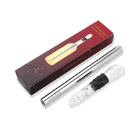 Accessoire de bar 3-en-1 en acier inoxydable : bâtonnet refroidisseur de vin avec bouchon et verseur aérateur