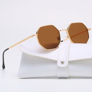Lunettes de soleil polygonales en métal 2025 avec logo personnalisé, style rétro, petite monture, punk, pour hommes et femmes, verres dégradés UV400 - Product Image 5