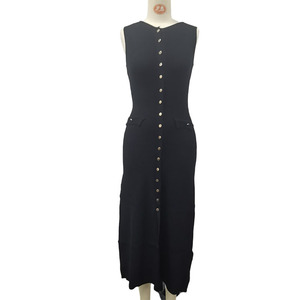 Robe longue en maille élégante et sexy, couleur unie, col rond, sans manches, boutonnée, coupe ajustée, idéale pour les soirées et les clubs. - Product Image 5