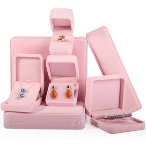 Estuche de Regalo para Joyería de Terciopelo Suave, en Varios Tamaños para Anillos, Aretes y Collares, Color Personalizado, Empaque de Joyería de Lujo - Product Image 4
