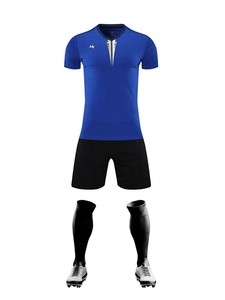 Maillots de football hautement personnalisés. Nous prenons en charge les commandes que nos concurrents n'osent pas prendre en charge. Contactez-nous pour plus d'informations. - Product Image 5