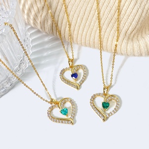 Collier tendance en forme de cœur pour femmes, accessoires de mode pour femmes, bijoux pendentifs plaqués or 18 carats, zircone cubique - Product Image 5