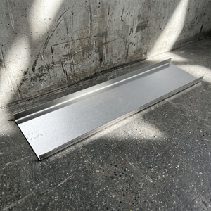 <span class=keywords><strong>Gouttière</strong></span> photovoltaïque intégrée au bâtiment en <span class=keywords><strong>zinc</strong></span>, aluminium et magnésium galvanisé à chaud - Product Image 1