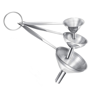 Conjunto de Funis de Cozinha Mini em Aço Inoxidável 3 em 1, Ferramenta de Filtragem de Óleo, Funil de Cabo Longo para Transferência de Óleos e Líquidos - Product Image 1