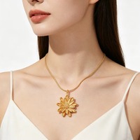 Kalung Rantai Ular Liontin Bunga Daisy Timbul 3D Baja Tahan Karat Vintage Stereo Minimalis Harian Boho Perhiasan Leher Hadiah