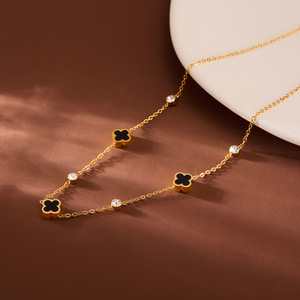 สร้อยคอสแตนเลสสตีลสีดำรูปใบโคลเวอร์สี่แฉกประดับเพชรซิร์คอน ปี 2026 ของขวัญวันเกิดหรือของขวัญแต่งงานสำหรับสาวๆ ที่โชคดีและทันสมัย - Product Image 3