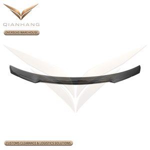 Aileron arrière central en fibre de carbone de style LY pour Q8 SQ8 2021+ - Product Image 3