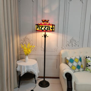 Crecobo Custom 18 pulgadas Estilo Tiffany Vidrieras <span class=keywords><strong>Pizza</strong></span> Hut pantalla Retro Lámparas de pie decorativas para restaurante interior - Product Image 1