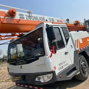 중국 제조업체 Zoomlion 생산 5 휠 30 톤 모바일 트럭 크레인