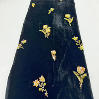 Fond en velours petites fleurs + tissu à paillettes Cheongsam brodé de paillettes colorées