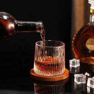 Venta al por mayor Premium Cup Spinning Old Fashioned vasos de whisky con posavasos de madera y vaso de vela de vidrio - Product Image 2