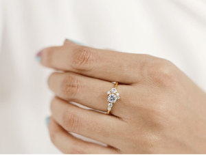 Anillo de compromiso moderno con racimo de diamantes cultivados en laboratorio, oro macizo, corte redondo, diamantes VS F G, anillo único con racimo para mujer - Product Image 2