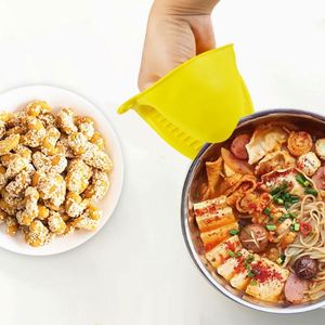 Gant de four en silicone isolant et écologique pour la cuisine domestique, compatible micro-ondes - Product Image 5