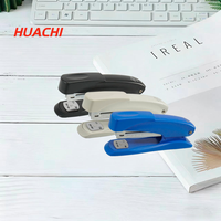 Agrafeuse de bureau standard HUACHI en métal, alimentation manuelle, format d'agrafes 24/6 et capacité de 100 agrafes