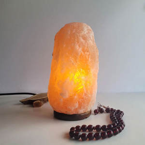 Lampe en sel rose de l'Himalaya, forme naturelle, avec variateur d'intensité et base en bois, 100% naturelle et durable - Product Image 6