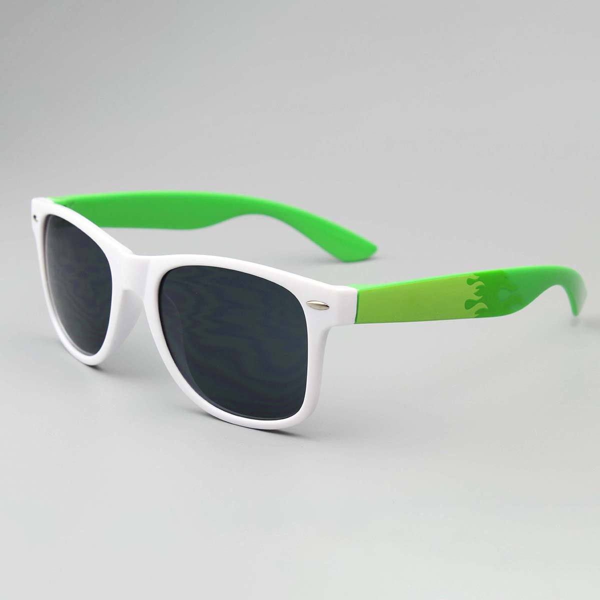 สีเขียว