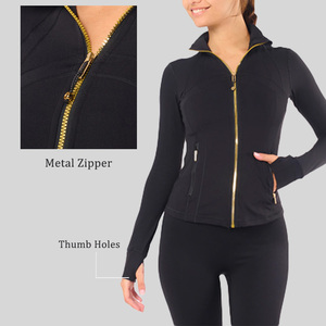 Vêtement de sport pour femmes avec trous pour les pouces et poches zippées, veste de yoga de fitness de gym à manches longues en nylon avec fermeture éclair intégrale en métal - Product Image 1