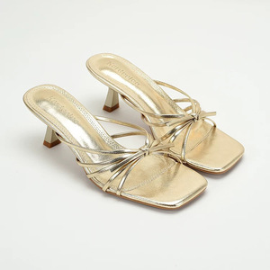 Sandali con <span class=keywords><strong>Tacco</strong></span> <span class=keywords><strong>Medio</strong></span> Sottile Beige <span class=keywords><strong>Argento</strong></span> Oro Taglia Grande 35-42 per Donne <span class=keywords><strong>Scarpe</strong></span> Open-toe - Product Image 3