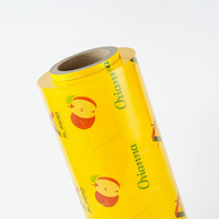 Rouleau de film alimentaire en PVC de qualité alimentaire 12mic, film plastique transparent pour emballer les aliments, pour la cuisine et les restaurants