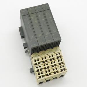 4x Module d'alimentation PM-E 6ES7138-4CA50-0AB0 + Module de terminaison 6ES7193-4CD30-0AA0 4x Module d'alimentation PM-E 6ES7138-4CA50-0AB0 + Module de terminaison - Product Image 1