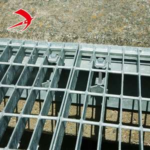 Grille dentelée en <span class=keywords><strong>acier</strong></span> <span class=keywords><strong>galvanisé</strong></span> durable certifiée CE ISO9001 pour couvercle de drain de sol d'escalier - Anti-corrosion et résistante à l'eau - Product Image 3