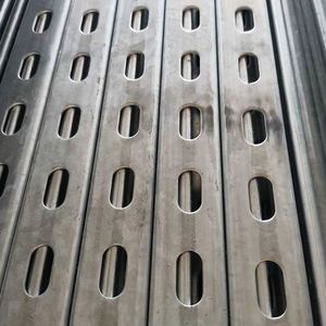 Fabricant chinois de rails perforés en acier galvanisé à fentes, soudés et pliés, pour usage commercial, profilés en C - Product Image 4