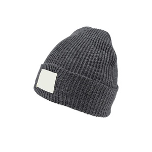 Gorro de Punto Unisex de Invierno, Cálido, con Etiqueta Tejida, 100% Acrílico, Personalizado, Ecológico y Sostenible - Product Image 2