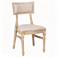 Chaises empilables en bois vintage françaises pour mariage et événements avec coussin rembourré
