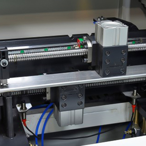 Machine plieuse automatique de règles en acier à conception simple avec PLC, pour pliage, découpe et encoche de 1,3 à 4 points d'épaisseur - Product Image 2