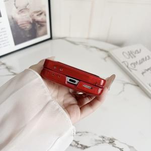 <span class=keywords><strong>Coque</strong></span> de téléphone en cuir PU matelassée <span class=keywords><strong>compatible</strong></span> avec Samsung Z <span class=keywords><strong>Flip</strong></span> 7 6 5 <span class=keywords><strong>4</strong></span> <span class=keywords><strong>3</strong></span> pour femmes - Product Image 4